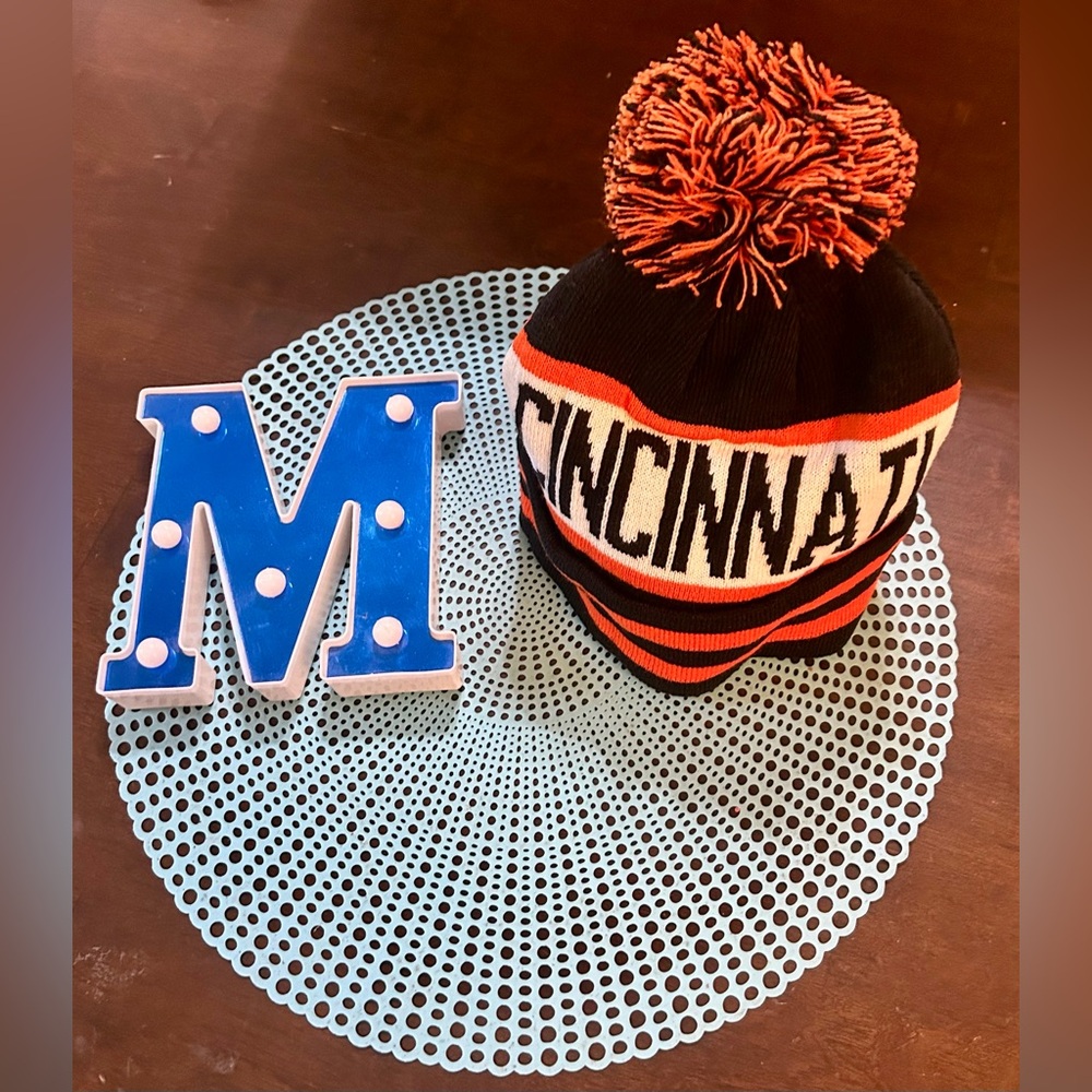 Cincinnati Bengals Knit Beanie with Pom Pom; New